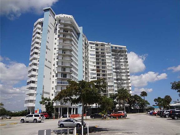 2nd image of 1301 Miami Gardens Dr APT 1404W