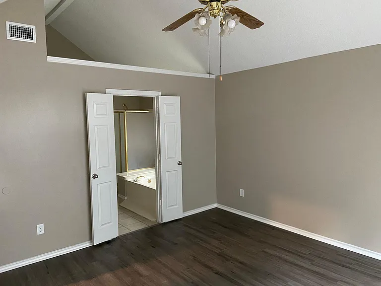1530 Winslow Ln — Photo 13