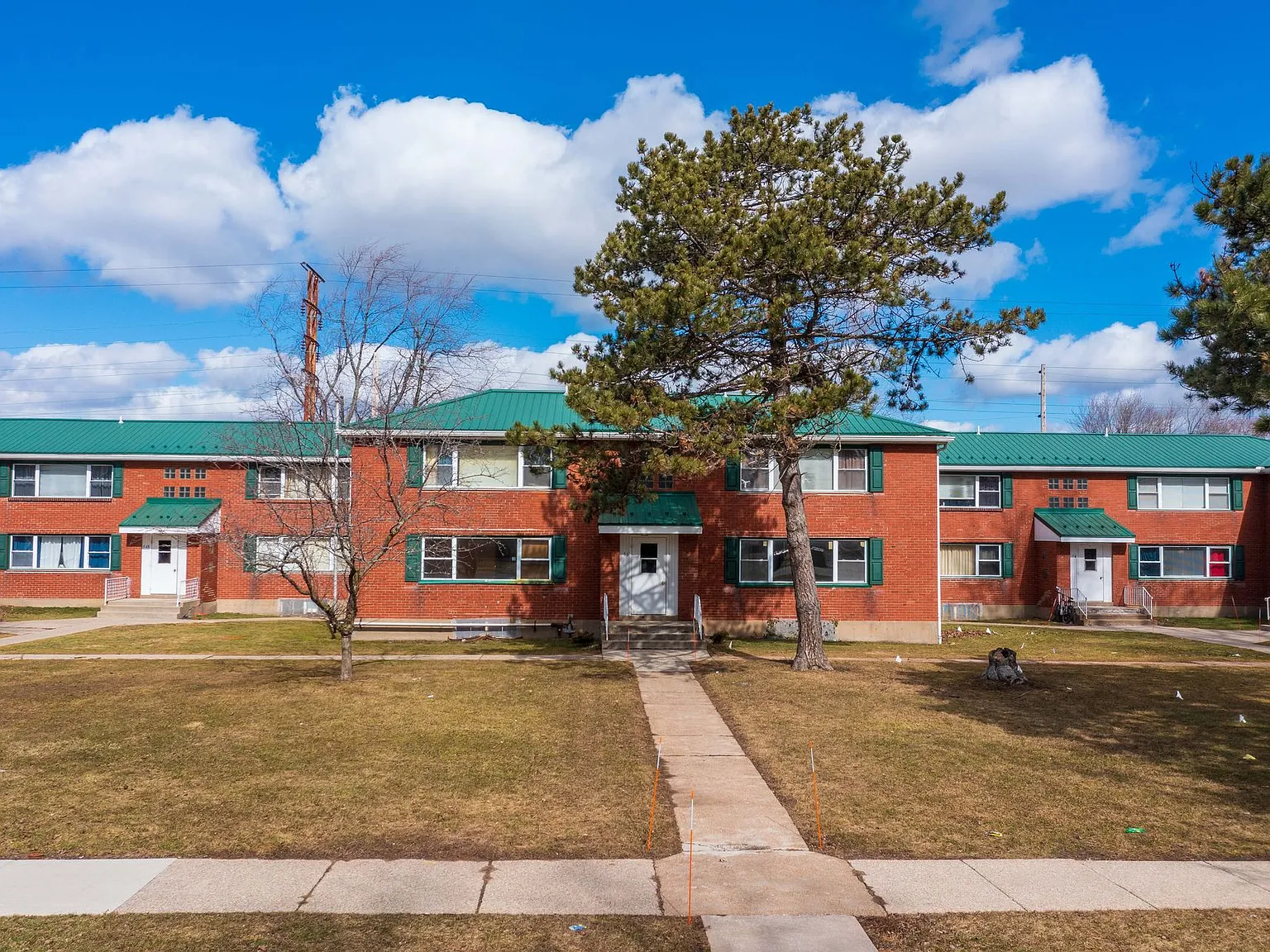 Newell Heights Apartments — Photo 3
