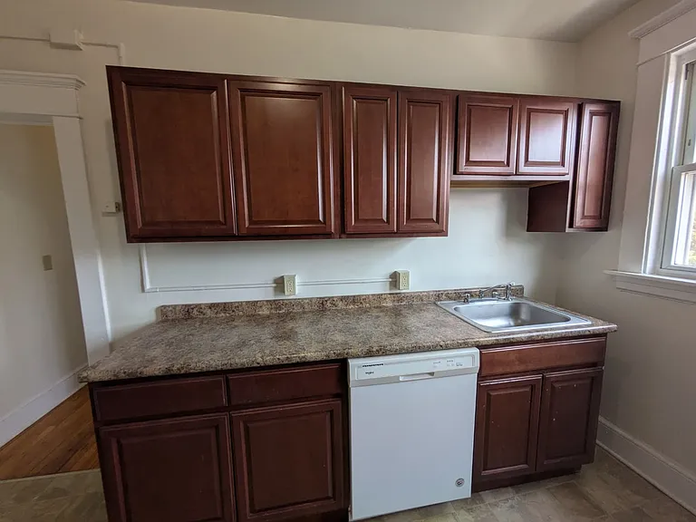 182 Elm St #18B — Photo 1