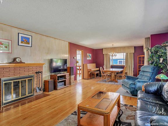 3rd image of 135 NE 8th Ave