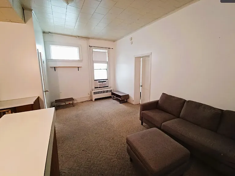 413 University Ave #1 — Photo 3