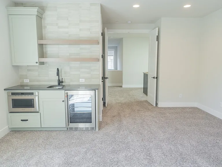 10420 NE 112th St — Photo 42