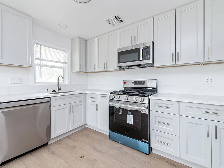 7539 Palmetto Ave #1 — Photo 10