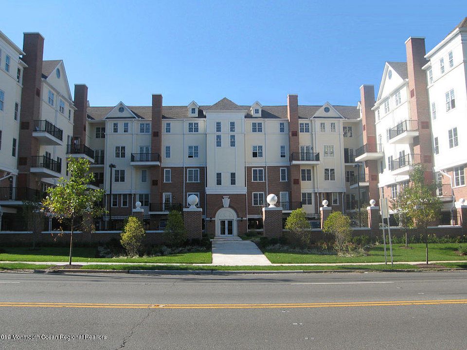 1st image of 946 Madison Ave