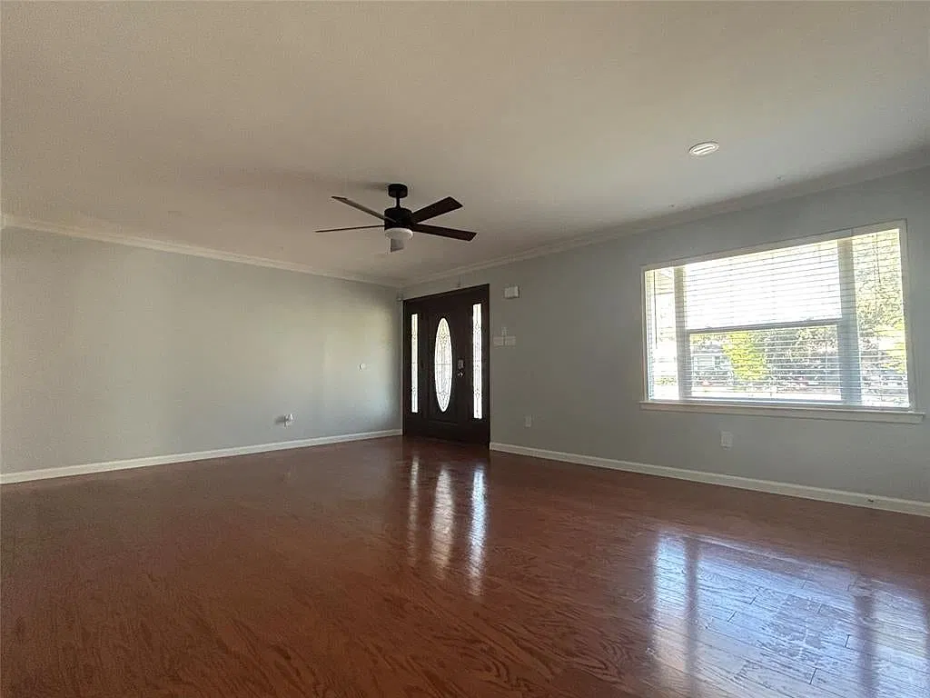 4 bed, 1131 sqft, $2,400 — Photo 3
