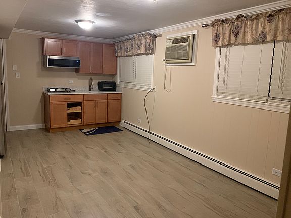 4th image of 5133 W Montrose Ave