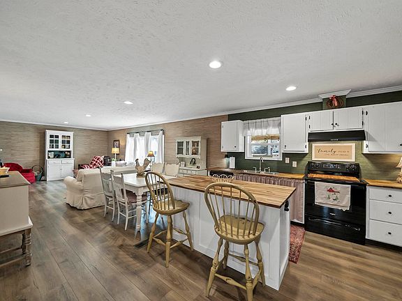 5th image of 2011 Congress Rd