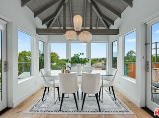 922 Berkeley St, Santa Monica, CA 90403
