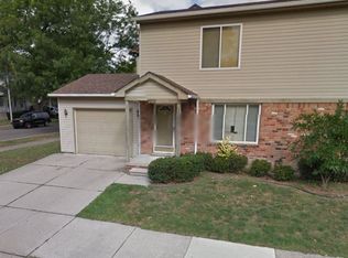 900 Beaconsfield Ave, Grosse Pointe Park, MI 48230
