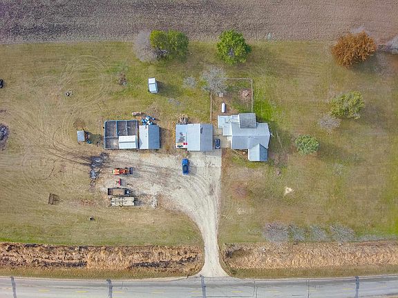 2nd image of 33785 Vail Ave