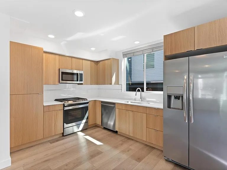 5810 Roosevelt Way NE #B — Photo 5