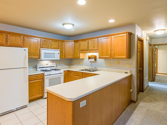 5th image of 9235 Waymond Ave Unit 2
