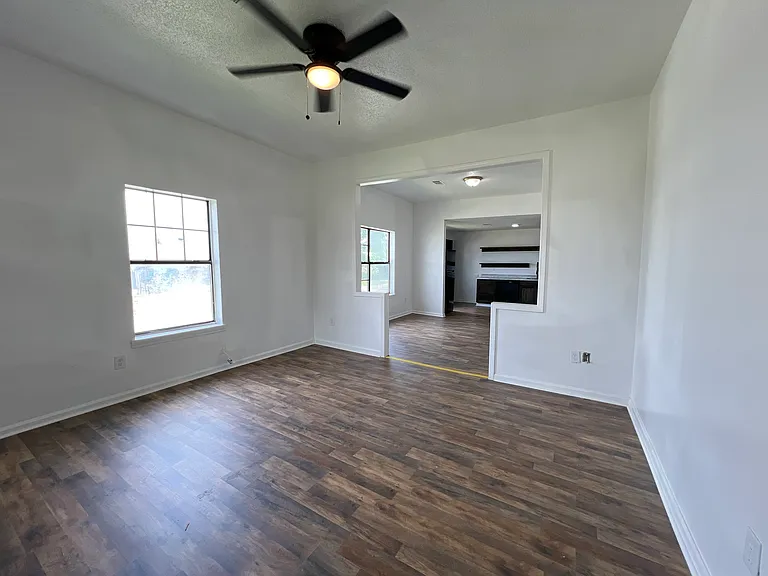 411 Krewson St — Photo 7