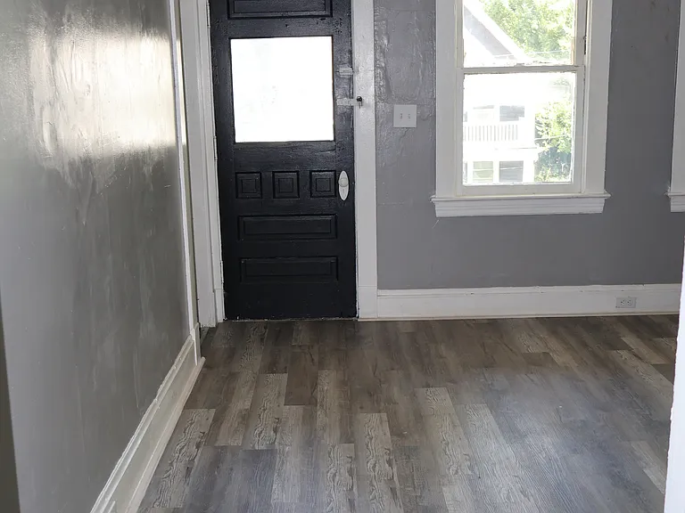 6812 Whitney Ave #2 — Photo 2