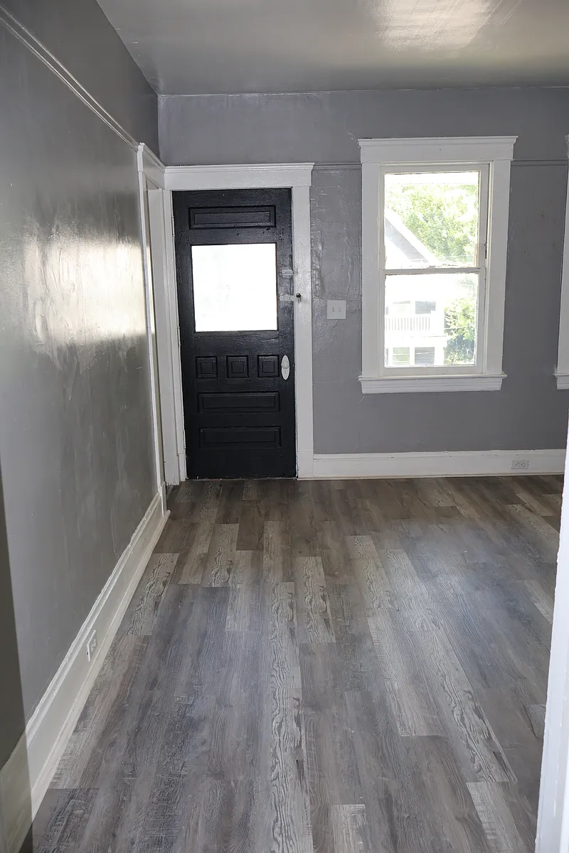 Building Photo - 6812 Whitney Ave #2