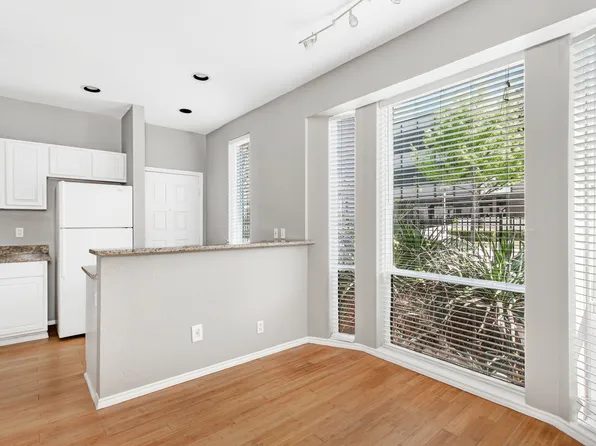 2002 N Fitzhugh Ave APT 2, Dallas, TX 75204