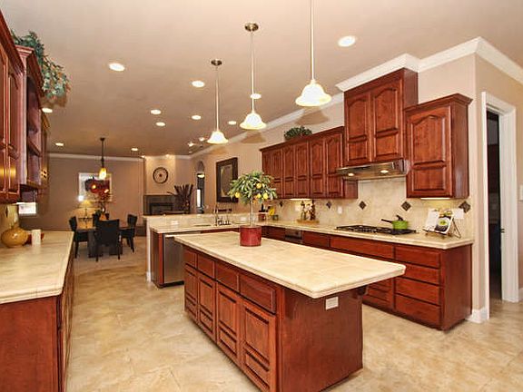 3rd image of 2398 Clubhouse Dr