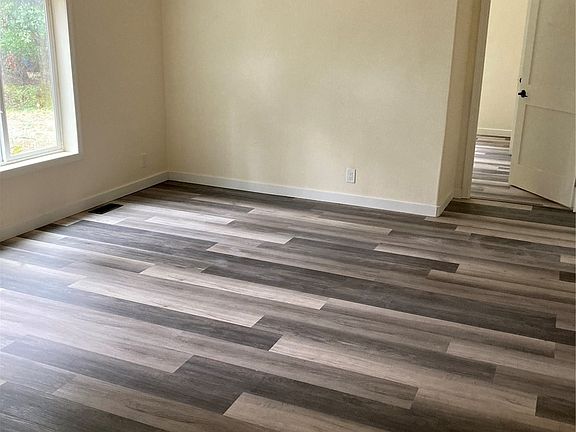 3rd image of 641 N Rainbow Way E