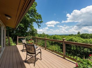 82 Pineridge Rd, Montgomery, MA 01085