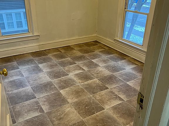5th image of 1419 Lafayette Ave NE #2