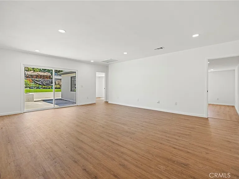 11549 Kagel Canyon St — Photo 28