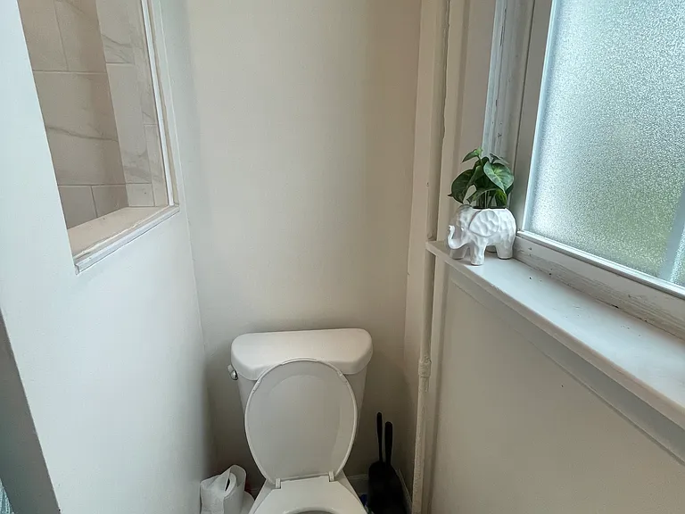 426 Burnside St — Photo 9
