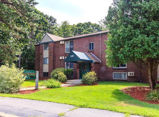 135 English Village, Manchester, NH 03102