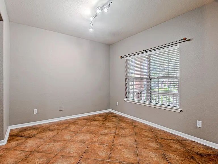 7507 Trail Holw — Photo 10