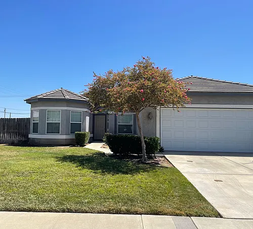 1391 Hawthorn St Photo 1