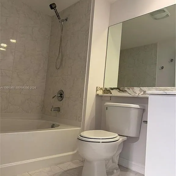 18800 NE 29th Ave #822 — Photo 9