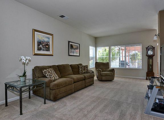 3rd image of 716 San Vicente Dr