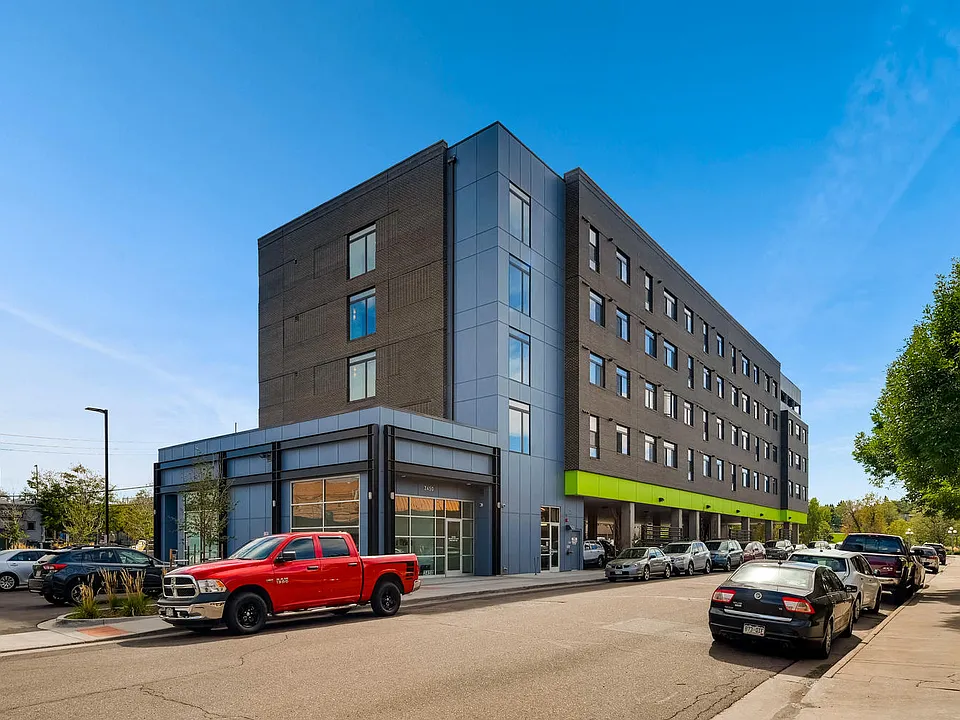 Broadway Lofts | Englewood, CO Apartments