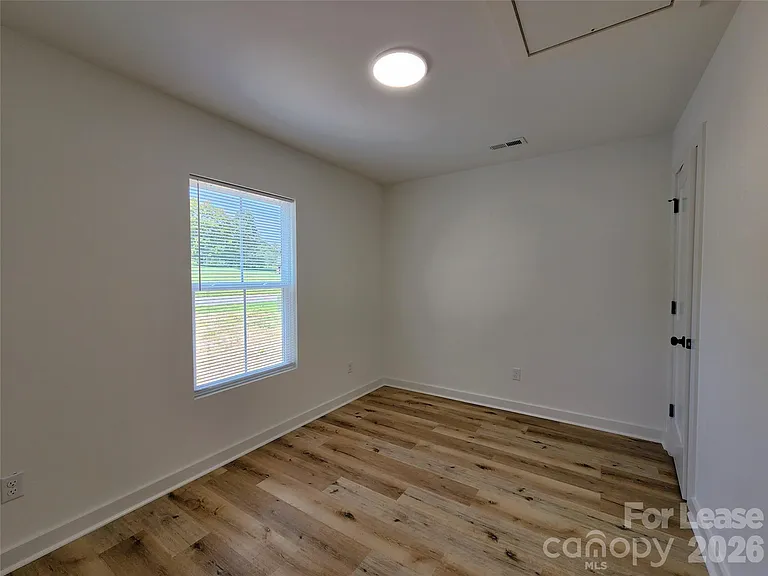 1302 Rainbow Dr — Photo 8