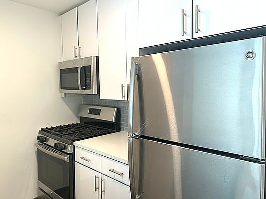 3rd image of 520 W 43rd St APT 2N