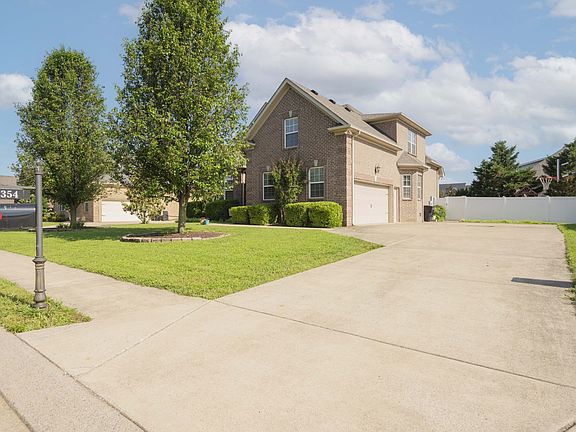 3rd image of 3354 Shady Forest Dr