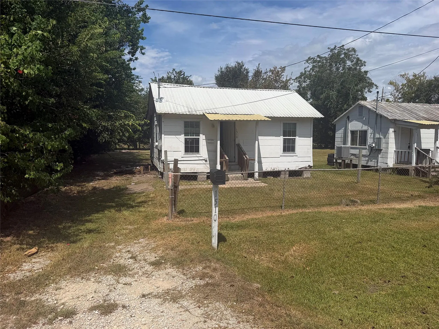 1 bed, 1.0 bath, 576 sqft, $875 — Photo 2
