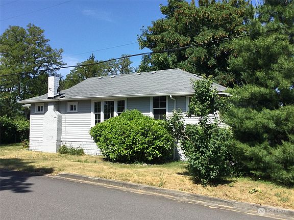 2nd image of 318 Van Trump Street NE