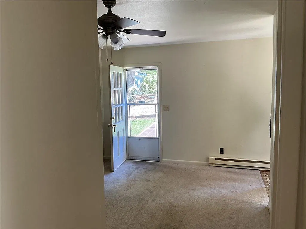 660 Kirkus Dr SE — Photo 3