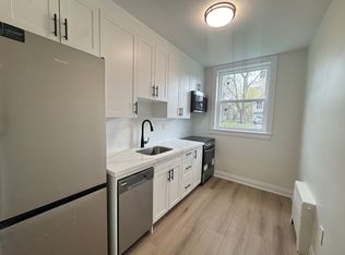 32 Price Ave #3, Welland, ON L3C 3X9