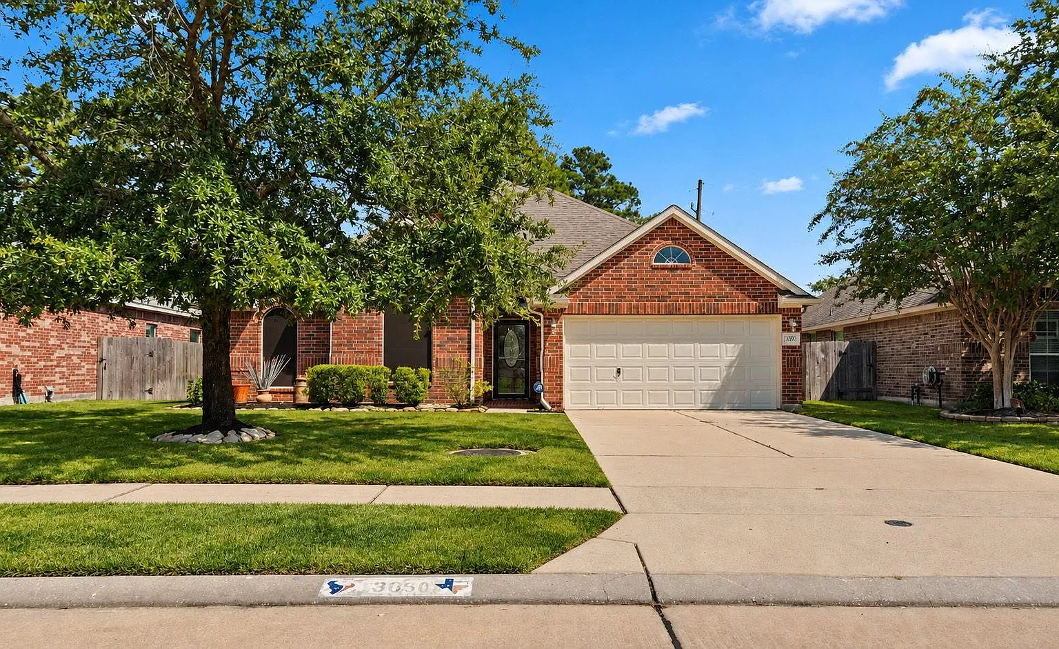 3 bed, 2.0 bath, 1707 sqft, $2,100 — Photo 3