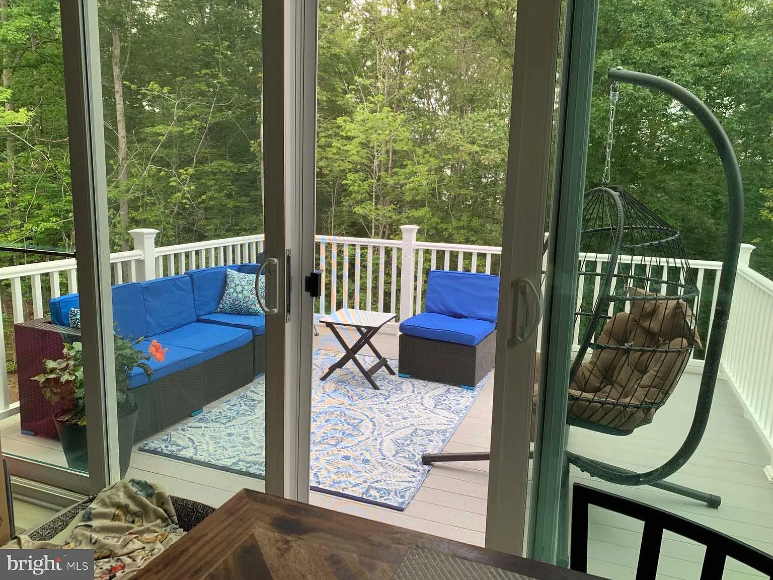 4 bed, 3.5 bath, 2850 sqft, $3,000 — Photo 2