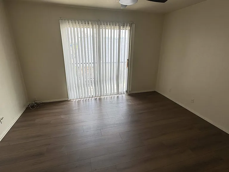 Apache Apartments — Photo 11