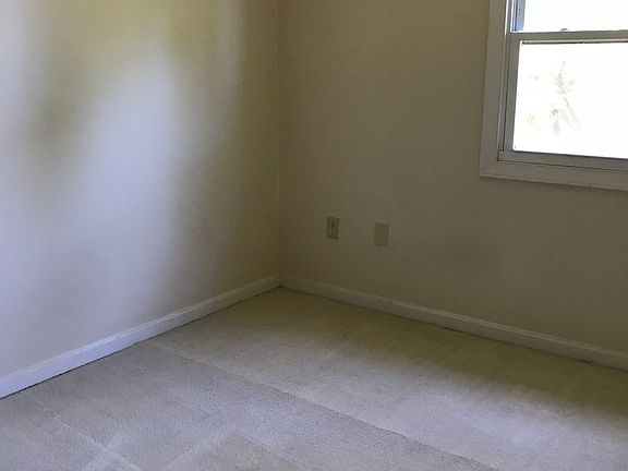 4th image of 307 Ash Hollow Dr