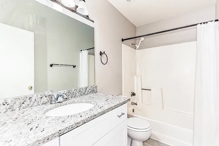 3142 E Cicero St #D202 — Photo 11