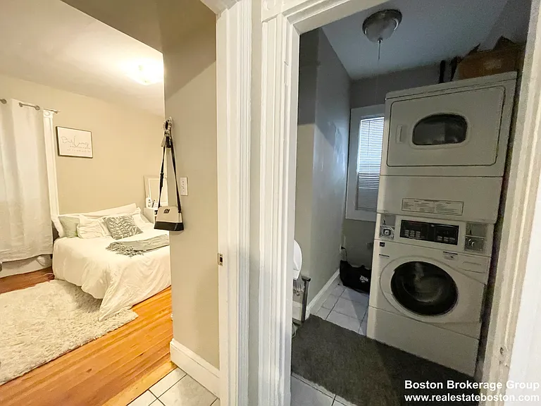 9 Taft St #1 — Photo 10