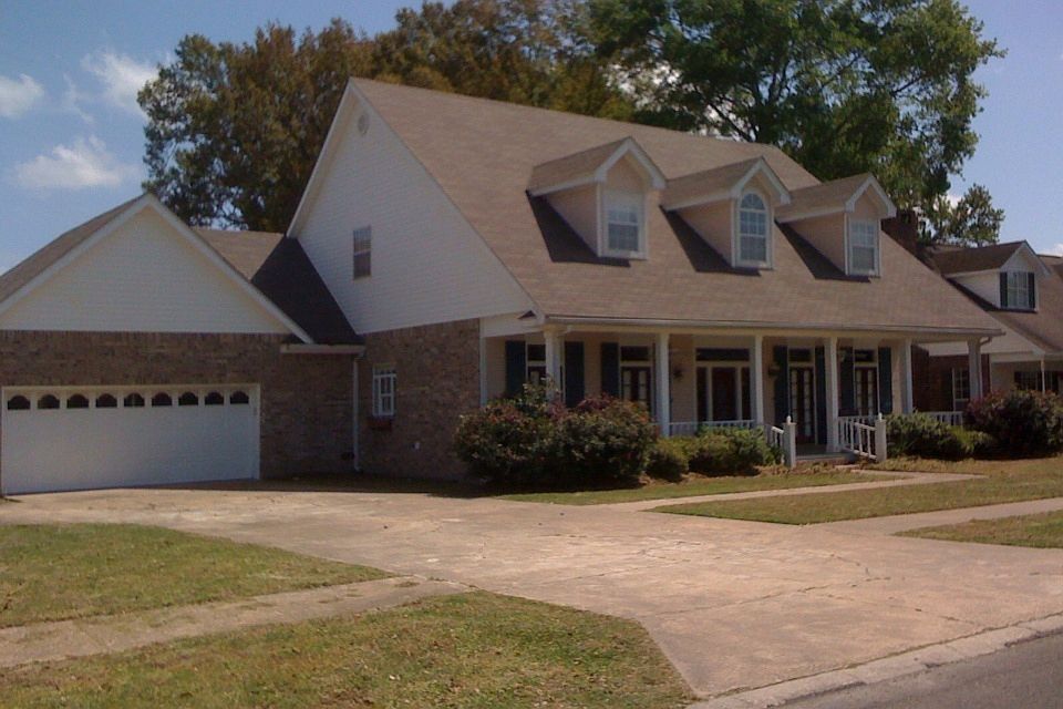 1st image of 409 Gordon Crockett Dr