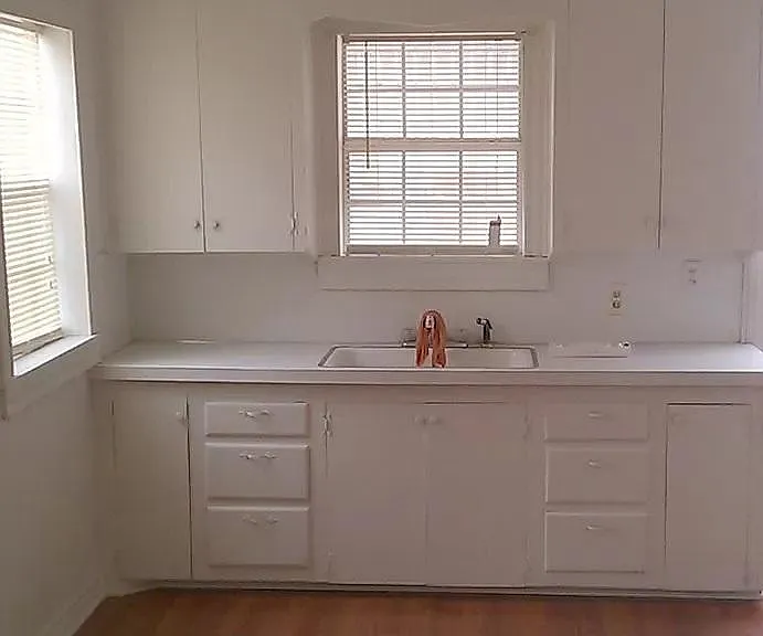 1808 NW Dearborn Ave — Photo 2