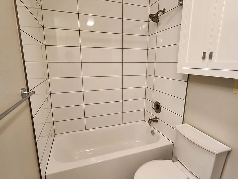 275 Pearl St #9 — Photo 8