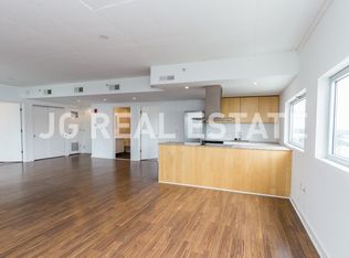 214 Brown St #9B, Philadelphia, PA 19123